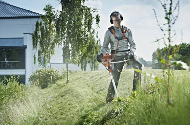 Husqvarna 545RX benzines fűkasza