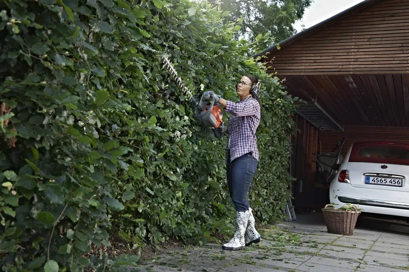 Husqvarna 122HD60X benzines sövényvágó