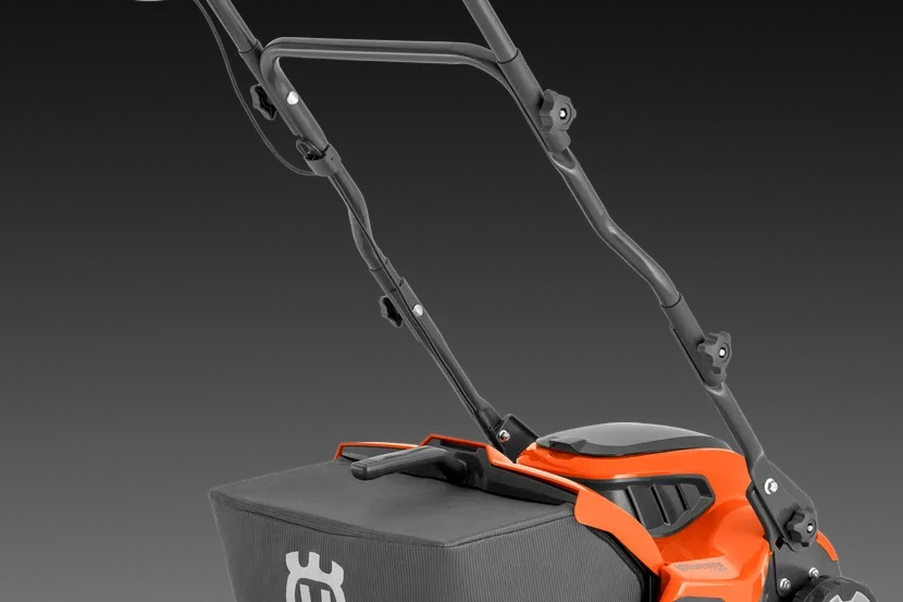 Husqvarna S138C gyepszellőztető 230V