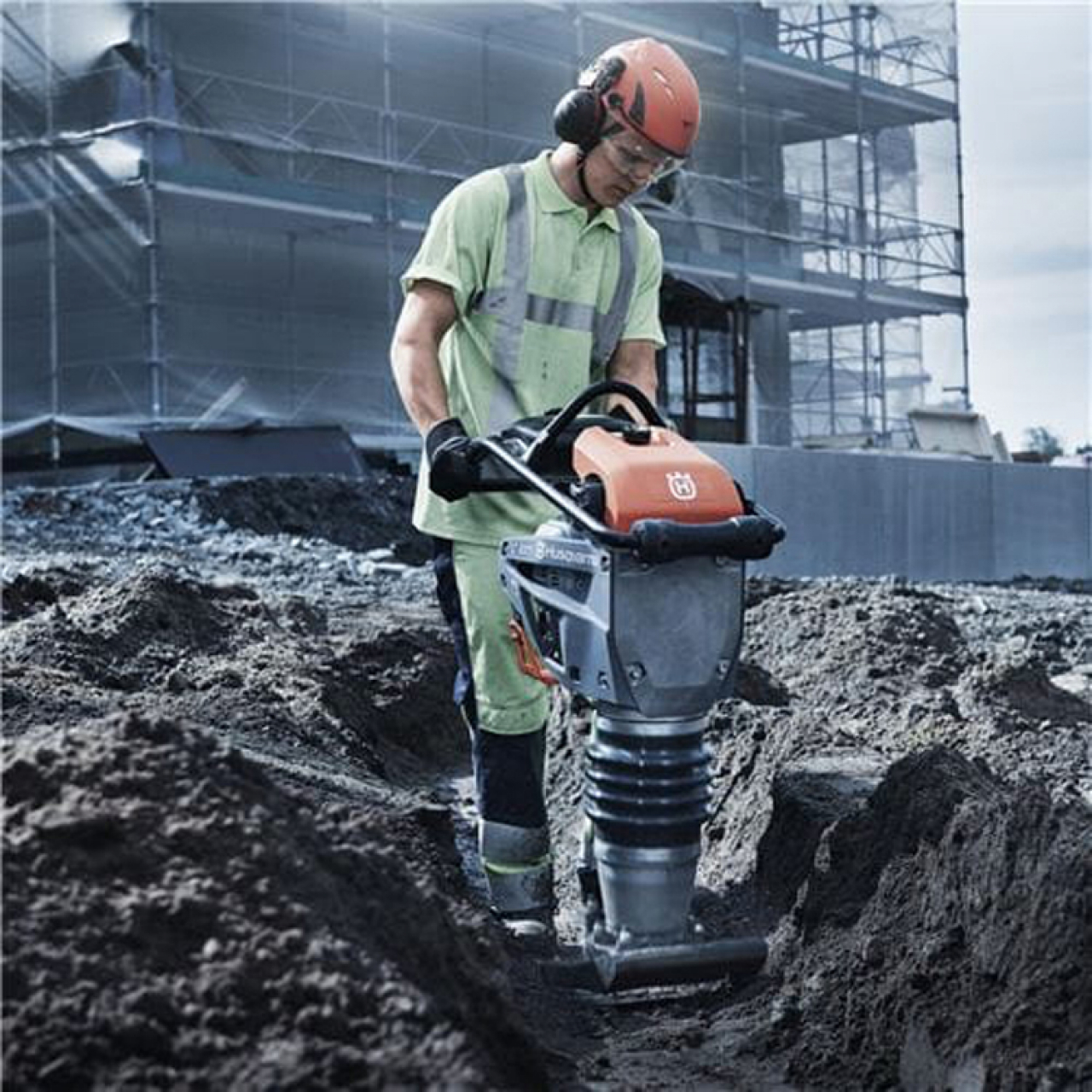 Husvarna LT6005 benzines döngölőbéka